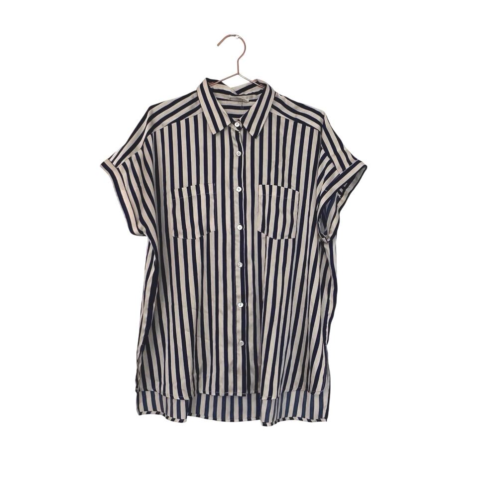 Entro button short sleeved silky top oversized size large